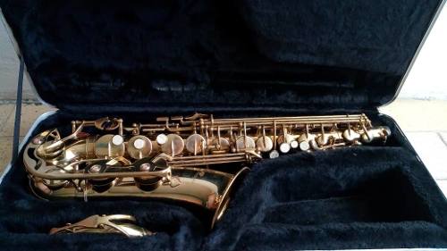Saxofon Alto Marca Praga Usado Negociable