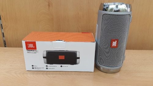 Corneta Jbl Recargable,bluetooth,usb Y Auxiliar Es Portátil