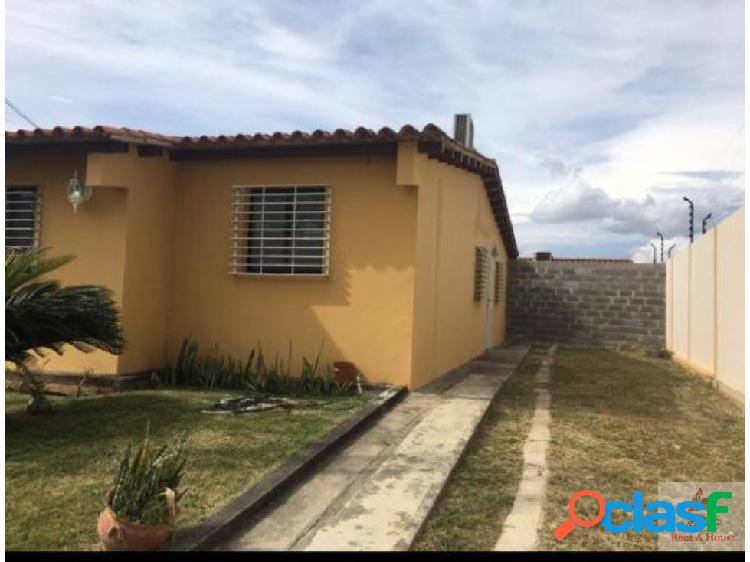 Hermosa y Acogedora Casa en Venta en Cabudare