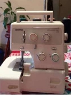 Se Vende Máquina De Coser Overlock Kenmore