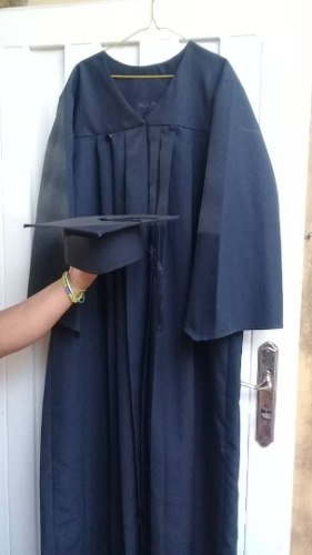 Toga Y Birrete Negro Para Graduación