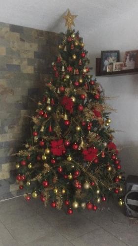 Arbol De Navidad Decorado Sin Luces Mide 2.40 Metros