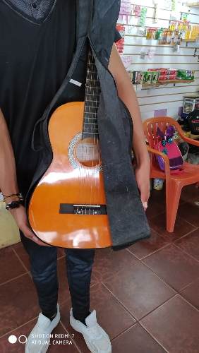 Guitarra Acústica Marca (catala) Junior