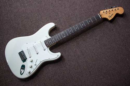 Guitarra Squier Stratocaster White Olimpic - Como Nueva