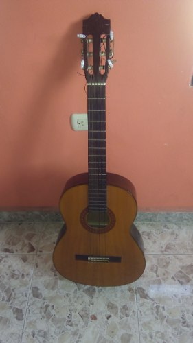Guitarra Yamaha C70
