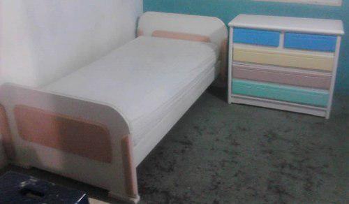 Cama Individual Para Niña Con Su Colchon Y Gavetero