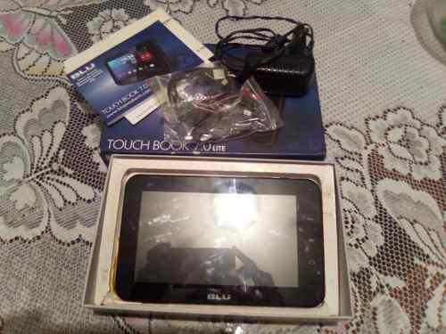 Tablet Blu Book 7.0 Lite Usada Con Su Caja Y Acesorios