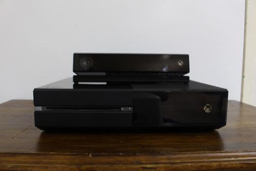 Xbox One 500gb + 2 Controles + Kinect + Regalo