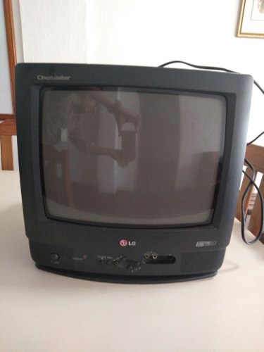 Televisor Lg De 14, Modelo Cp-14f60, Con Su Control Remoto