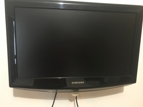Televisor Samsung Pantalla Plana, 21 Color Negro