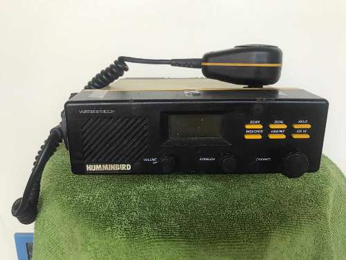 Radio Vhf Marino Marca Humminbird Dc-25 Con Micrófono Y