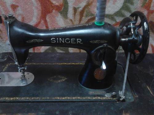 Maquina De Coser Singer Negrita De Pedal