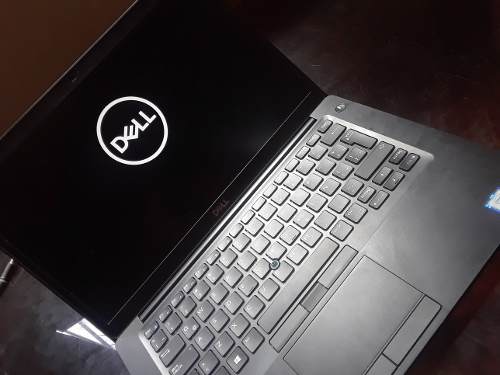 Laptop Dell E I7 Octava Generación 16gb De Ram. 500$neg