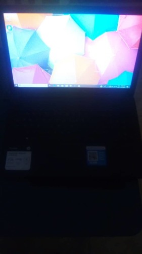 Laptop Hp Amd Agb Ram 1tb Hdd 15-dbdx Como Nueva