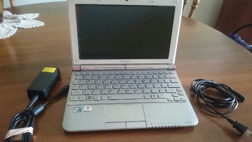 Mini Laptop Toshiba Nb)