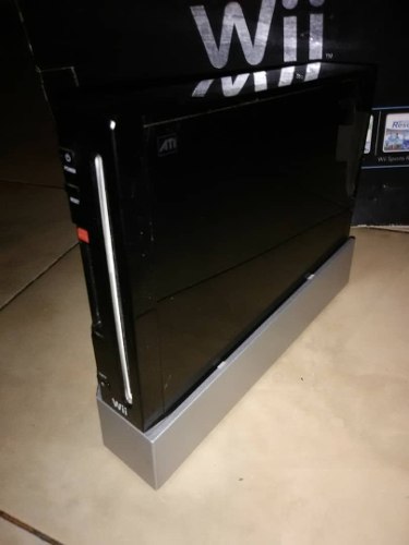 Se Vende Consola Wii Con Su Bolso Un Control Y Accesorios