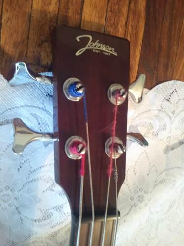 Bajo Electroacustico Jhonson. Vendo. Oferta Por Viaje