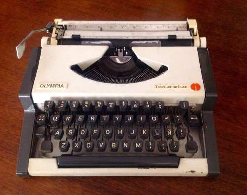 Máquina De Escribir Olympia