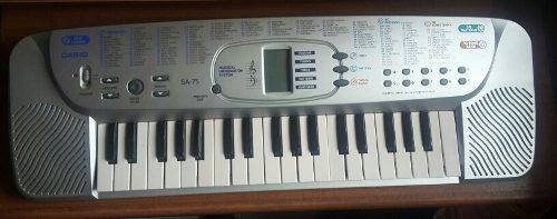 Teclado Marca Casio En Excelente Estado