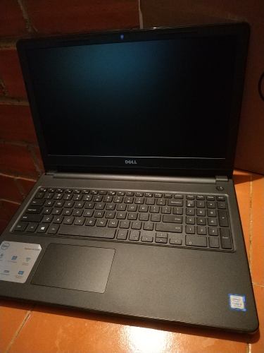 Lapto Dell De 15.8 Pulgadas, Procesador I3 7tma Generacion