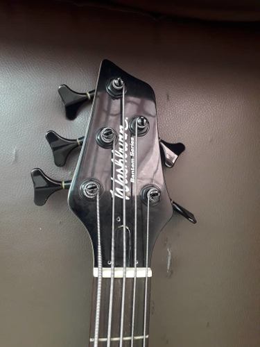 Bajo Washburn 5 Cuerdas