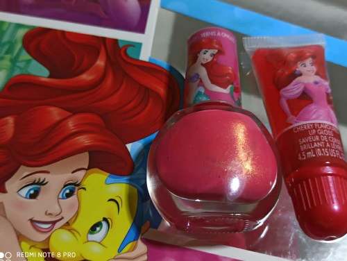 Set Disney (brillo Labial Y Esmalte De Uñas)para Niñas