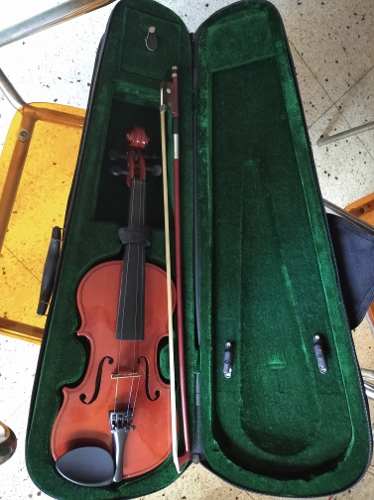 Violín 4.4 Chemona