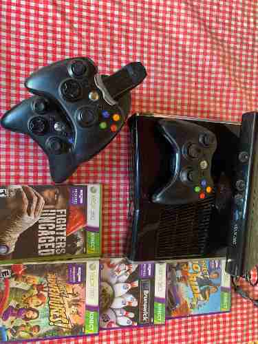 Xbox 360 Con Kenect Más 4 Juegos 3 Controles