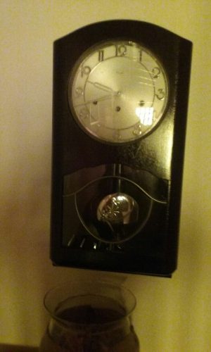 Reloj Antiguo De Pared Con Péndulo Aleman,marca: Kiezle
