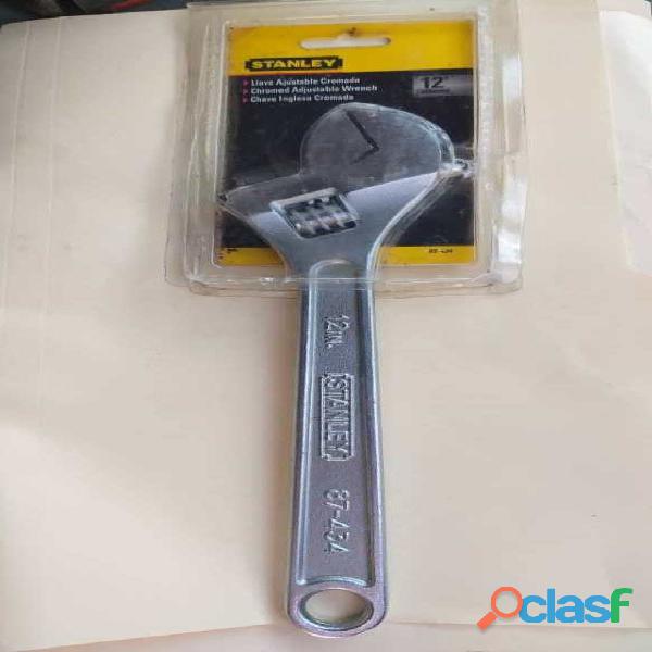 Llave ajustable cromada STANLEY de 12"