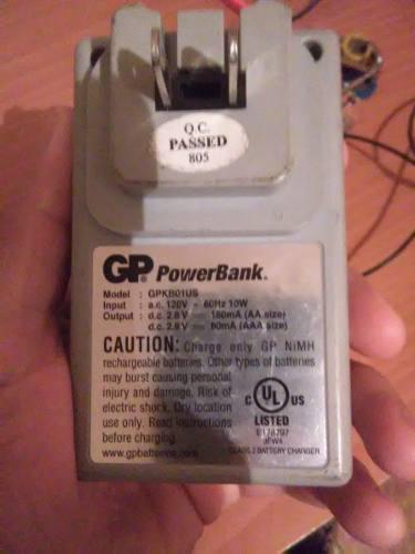 Cargador Gp Power Bank Original De 4 Pilas Como Nuevo