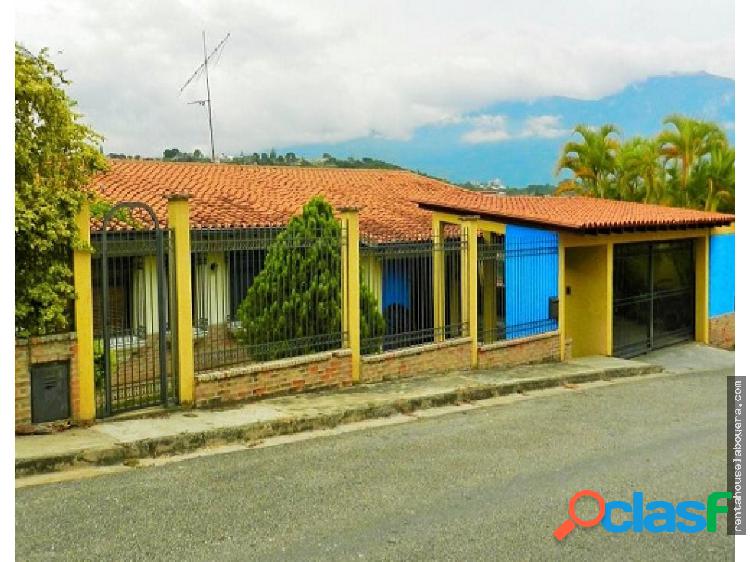 Casa en Venta Prados del Este FR3 MLS19-16346