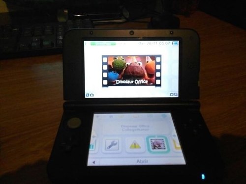 Nintendo Ds 3dxl Doble Cámara Wifi,rojo Y Plata Tiene R4