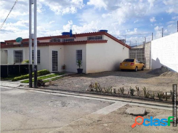 Casa en Venta El Amanecer MLS 19-6136 RBL