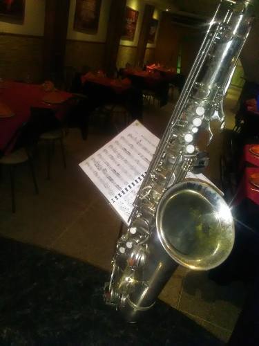 Saxofón Tenor Marca Weril 220 Verdes Remato