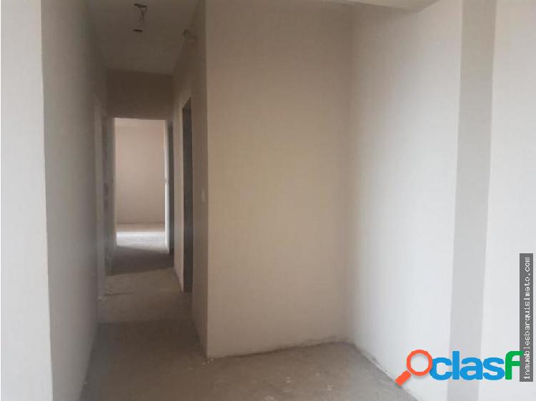 Apartamento en Venta Barqto Del Este mk 20-1450