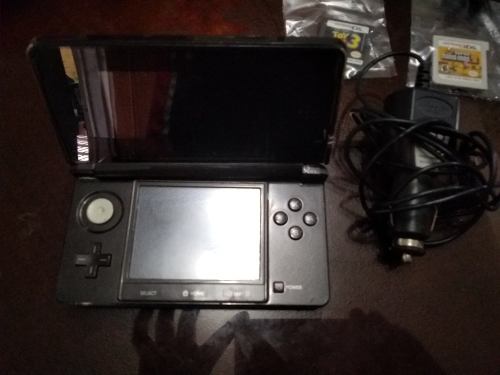 Nintendo Ds 3d Color Negro Con 2 Juegos.
