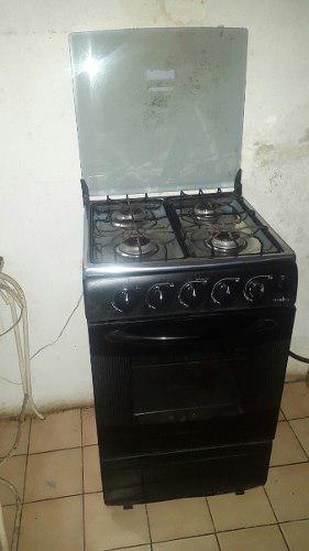 Se Vende Cocina Usada Mabe En 150 Verdes.con Su Vidrio