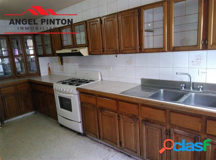 APARTAMENTO EN VENTA SANTA RITA MARACAIBO API 1470