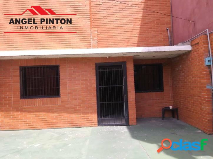 CASA COMERCIAL EN VENTA CENTRO DE BARQUISIMETO API 2513