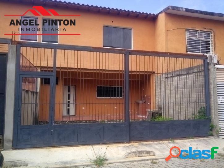 CASA EN VENTA EN CABUDARE URB SANTA CLARA API 3537