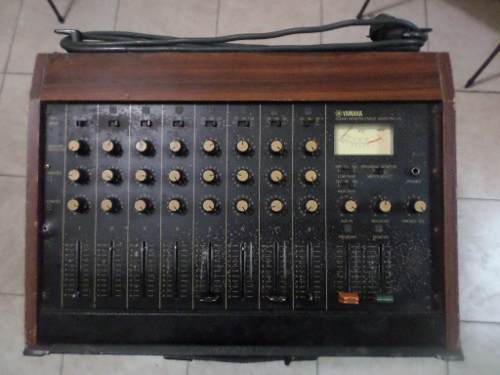 Consola Yamaha Pm 210