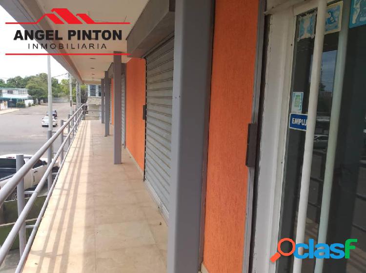 LOCAL COMERCIAL ALQUILER AV 18 DE OCTUBRE MARACAIBO API 4211