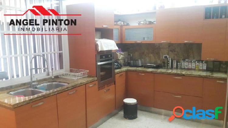 TOWNHOUSE VENTA LAGO MAR BEACH MARACAIBO API 4538