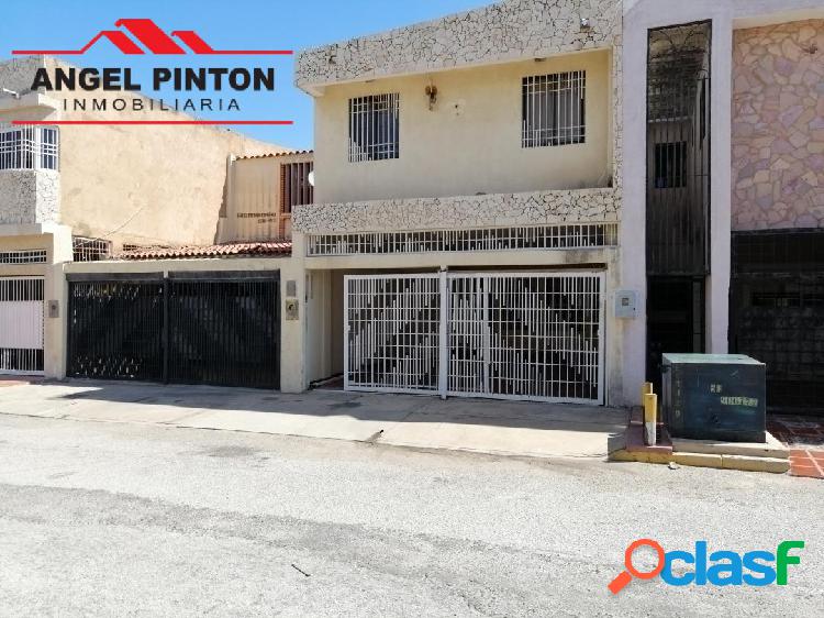 CASA EN CALLE CERRADA EN ALQUILER LAS NACIONES MARACAIBO