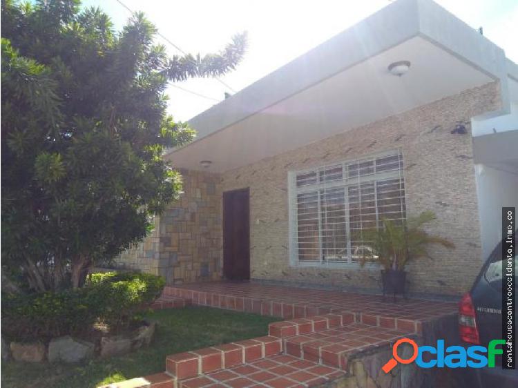 Casa en Venta en El Este AL 20-175