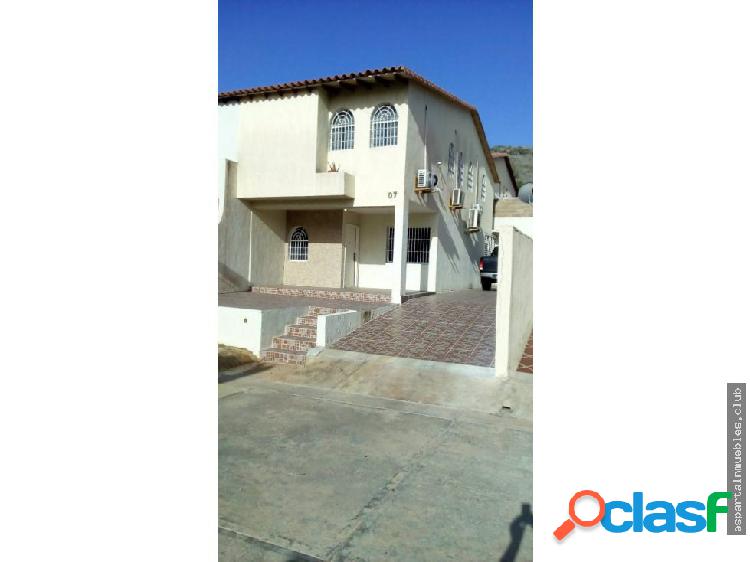 MANANTIAL, TOWN HOUSE, LOS ROBLES VENTA