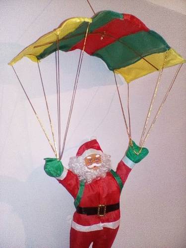 Muñeco De Navidad Santa Claus Paracaidista Adornos