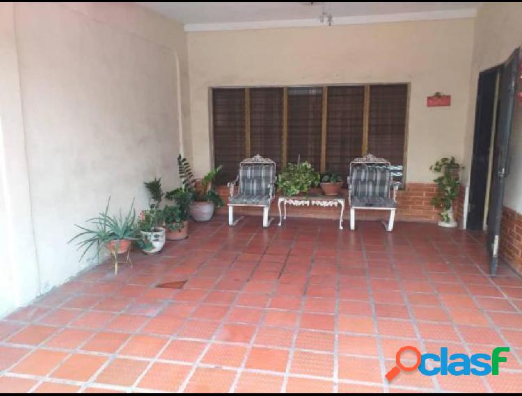 RAH: 20-1049. Casa en venta en Centro