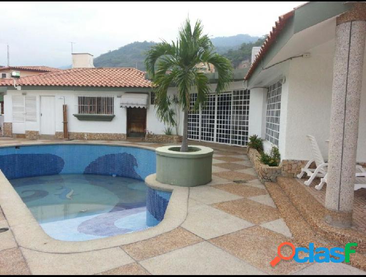 RAH: 20-2925. Casa en venta en El Country